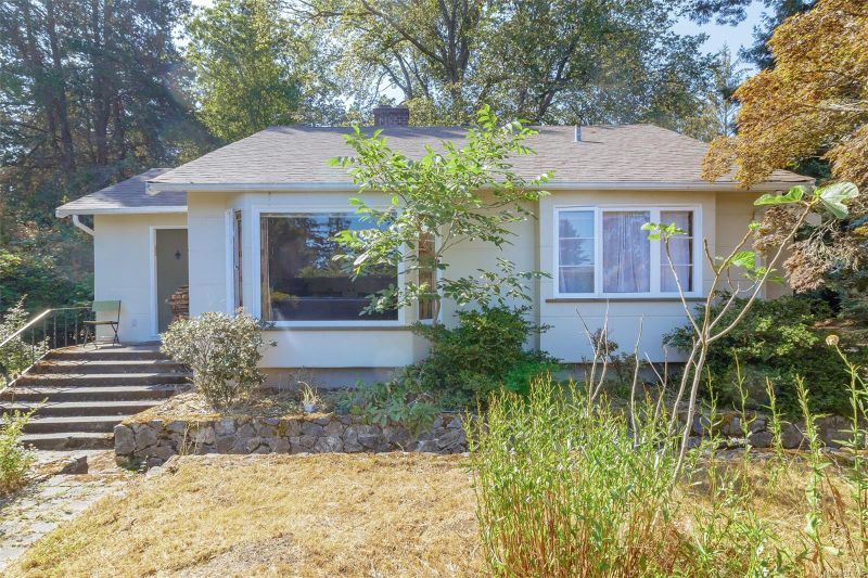 FEATURED LISTING: 1815 Ferndale Rd Saanich