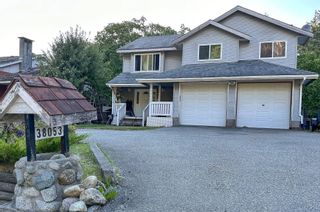Photo 1: 38053 WESTWAY Avenue in Squamish: Valleycliffe House for sale : MLS®# R2808214