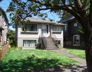 Photo 3: 637 E 11TH Avenue in Vancouver: Mount Pleasant VE House for sale in "MOUNT PLEASANT" (Vancouver East)  : MLS®# V725387