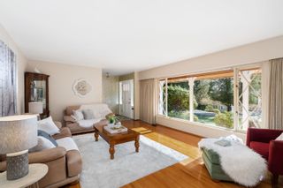 Photo 10: 3965 VIEWRIDGE Place in West Vancouver: Bayridge House for sale : MLS®# R2701694