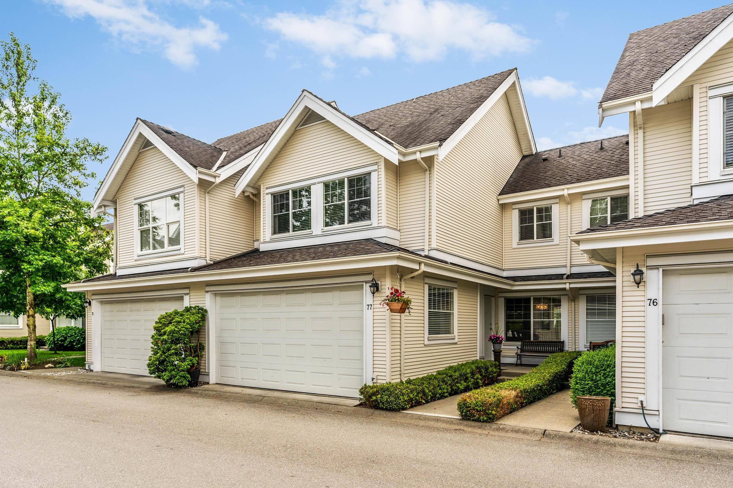 Main Photo: 77 17097 64 Avenue in Surrey: Cloverdale BC Townhouse for sale in "KENTUCKY" (Cloverdale)  : MLS®# R2700776
