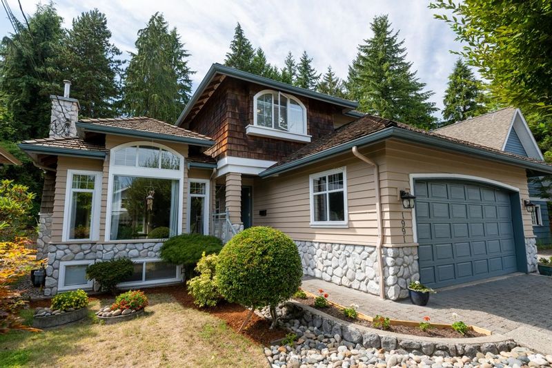 FEATURED LISTING: 1991 PANORAMA Drive North Vancouver