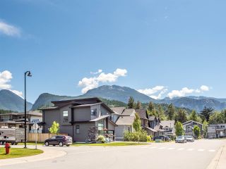 Photo 11: 39232 FALCON Crescent in Squamish: Brennan Center House for sale in "Ravenswood" : MLS®# R2477496