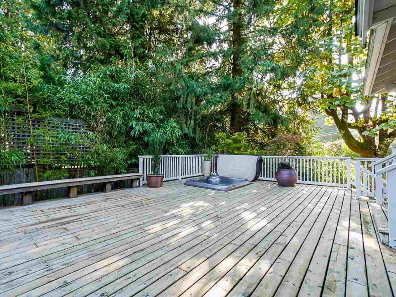 Photo 33: Photos: 850 FOREST HILLS Drive in North Vancouver: Edgemont House for sale in "Edgemont" : MLS®# R2506878