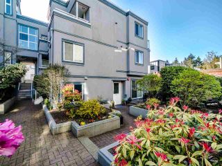 Photo 2: 3 877 W 7TH Avenue in Vancouver: Fairview VW Townhouse for sale in "Emerald Estates" (Vancouver West)  : MLS®# R2565907