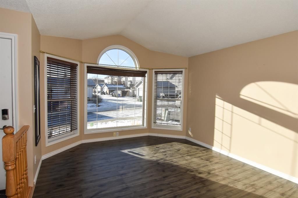 Photo 8: Photos: 80 Somervale Close SW in Calgary: Somerset Detached for sale : MLS®# A1174883