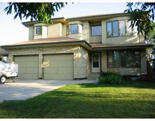 Photo 1: 164 HILLMARTIN Drive in WINNIPEG: Fort Garry / Whyte Ridge / St Norbert Residential for sale (South Winnipeg)  : MLS®# 2815208