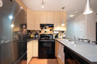 Photo 2: 408 819 HAMILTON Street in Vancouver: Downtown VW Condo for sale in "Eight One Nine" (Vancouver West)  : MLS®# R2644661