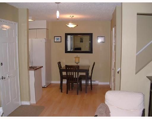 Photo 5: Photos: 984 HOWIE Avenue in Coquitlam: Central Coquitlam Townhouse for sale in "WILDWOOD PLACE" : MLS®# V739572