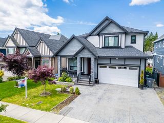 Photo 1: 6025 181 Street in Surrey: Cloverdale BC House for sale (Cloverdale)  : MLS®# R2901244
