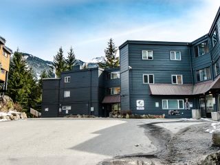Photo 1: 213 2111 WHISTLER Road in Whistler: Nordic Condo for sale in "THE VALE INN" : MLS®# R2684093