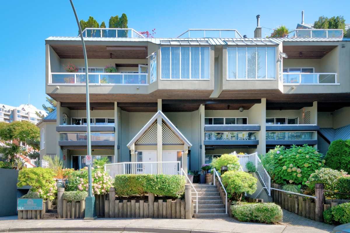 Main Photo: 216 31 RELIANCE Court in New Westminster: Quay Condo for sale in "QUAYWEST" : MLS®# R2205038