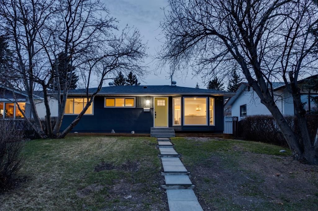 Main Photo: 50 Hutton Place SW in Calgary: Haysboro Detached for sale : MLS®# A1210748