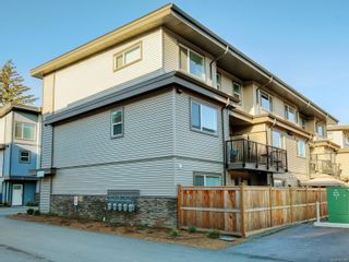 Photo 1: 301 3351 Luxton Rd in Langford: La Happy Valley Row/Townhouse for sale : MLS®# 891358
