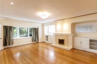 Photo 2: 4069 W 14TH AVENUE in Vancouver: Point Grey House for sale (Vancouver West)  : MLS®# R2074446