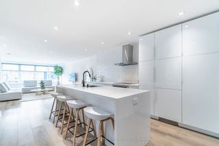 Photo 2: Upper 848 Danforth Avenue in Toronto: Danforth House (Apartment) for lease (Toronto E03)  : MLS®# E8036806