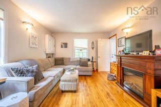 Photo 4: 6445 Summit Street in Halifax: 4-Halifax West Residential for sale (Halifax-Dartmouth)  : MLS®# 202214964
