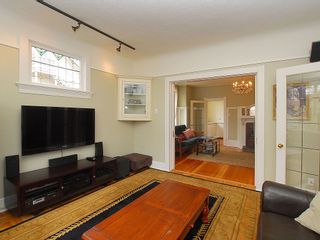 Photo 4: 1904 Leighton Rd in Victoria: Residential for sale : MLS®# 291379