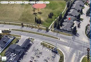 Photo 2: 53 Douglasbank Gardens SE in Calgary: Douglasdale/Glen Semi Detached (Half Duplex) for sale : MLS®# A1233119