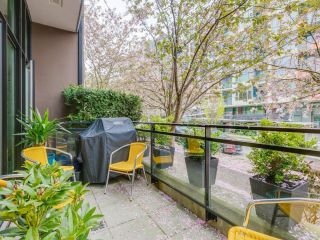 Photo 2: 250 E 7TH Avenue in Vancouver: Mount Pleasant VE Townhouse for sale in "SOCIAL" (Vancouver East)  : MLS®# R2693503