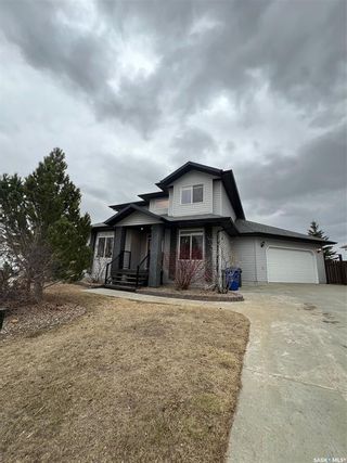 Photo 1: 421 38th Street in Battleford: Residential for sale : MLS®# SK962853