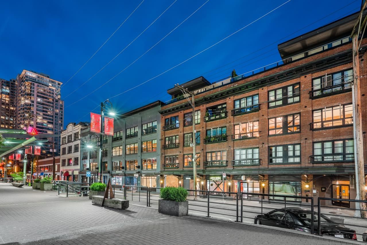 Main Photo: 203 1066 HAMILTON Street in Vancouver: Yaletown Condo for sale in "New Yorker" (Vancouver West)  : MLS®# R2758061