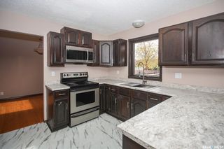 Photo 8: 323 Jan Crescent in Saskatoon: Lakeridge SA Residential for sale : MLS®# SK910882
