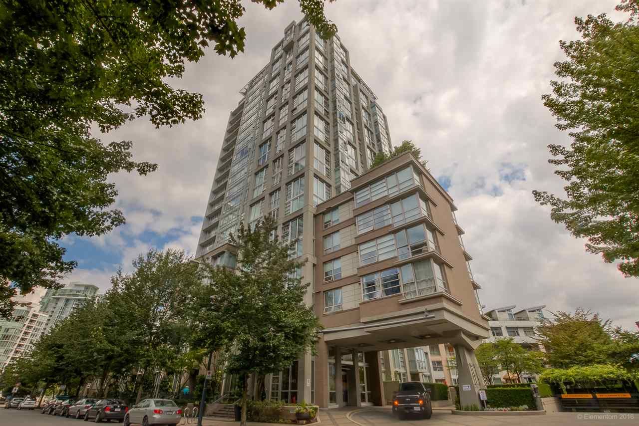 Main Photo: 1105 1228 MARINASIDE Crescent in Vancouver: Yaletown Condo for sale in "CRESTMARK 2" (Vancouver West)  : MLS®# R2089753