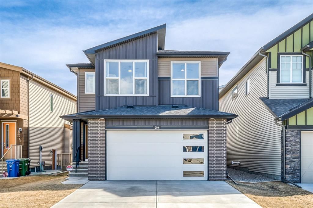 Main Photo: 200 Carringvue Manor NW in Calgary: Carrington Detached for sale : MLS®# A1205100