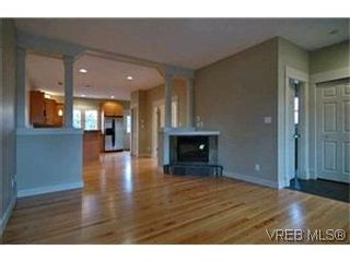 Photo 2: 156 Linden Ave in VICTORIA: Vi Fairfield West Half Duplex for sale (Victoria)  : MLS®# 421045
