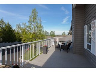 Photo 4: 43 21848 50TH Avenue in Langley: Murrayville Townhouse for sale in "Cedar Crest" : MLS®# R2057565