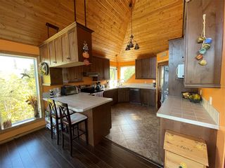Photo 14: 266 Shoreline Road in Cranberry Portage: R44 Residential for sale (R44 - Flin Flon and Area)  : MLS®# 202325824