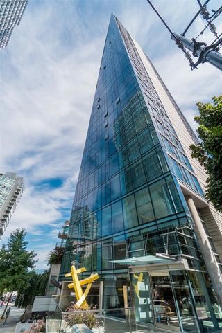 Photo 2: 502 1499 W PENDER Street in Vancouver: Coal Harbour Condo for sale in "West Pender Place" (Vancouver West)  : MLS®# R2230650