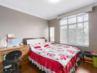 Photo 11: 8517 JELLICOE Street in Vancouver: Fraserview VE Townhouse for sale in "Lighthouse" (Vancouver East)  : MLS®# R2178712
