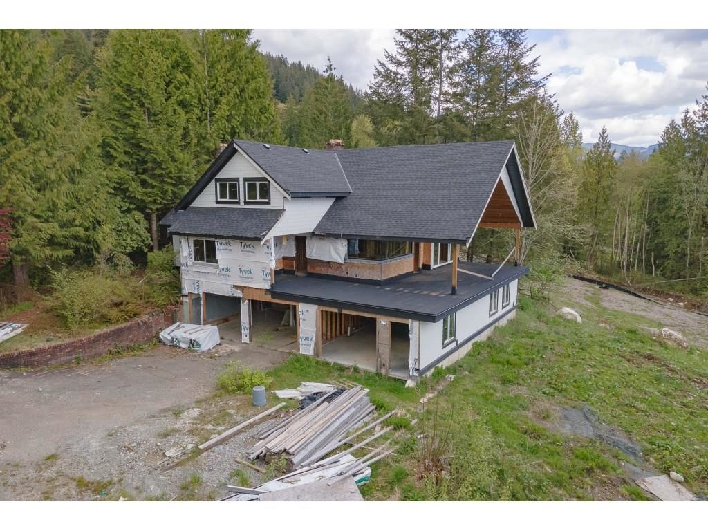 Main Photo: 33355 RICHARDS Avenue in Mission: Mission BC House for sale : MLS®# R2695615