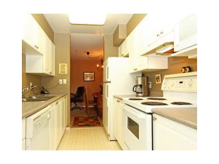 Photo 2: 310 223 MOUNTAIN Highway in North Vancouver: Lynnmour Condo for sale in "MOUNTAIN VIEW VILLAGE" : MLS®# V844629