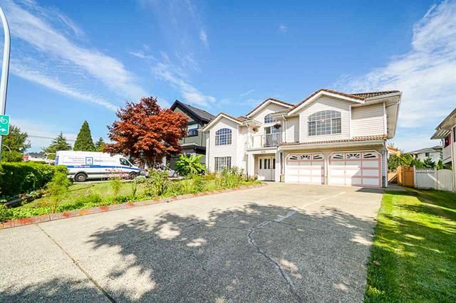 Main Photo: 9176 138 Street in Surrey: Bear Creek Green Timbers House for sale : MLS®# R2402252