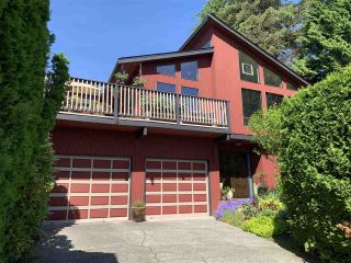 Photo 1: 2557 PEREGRINE PLACE in Coquitlam: Upper Eagle Ridge House for sale : MLS®# R2467956