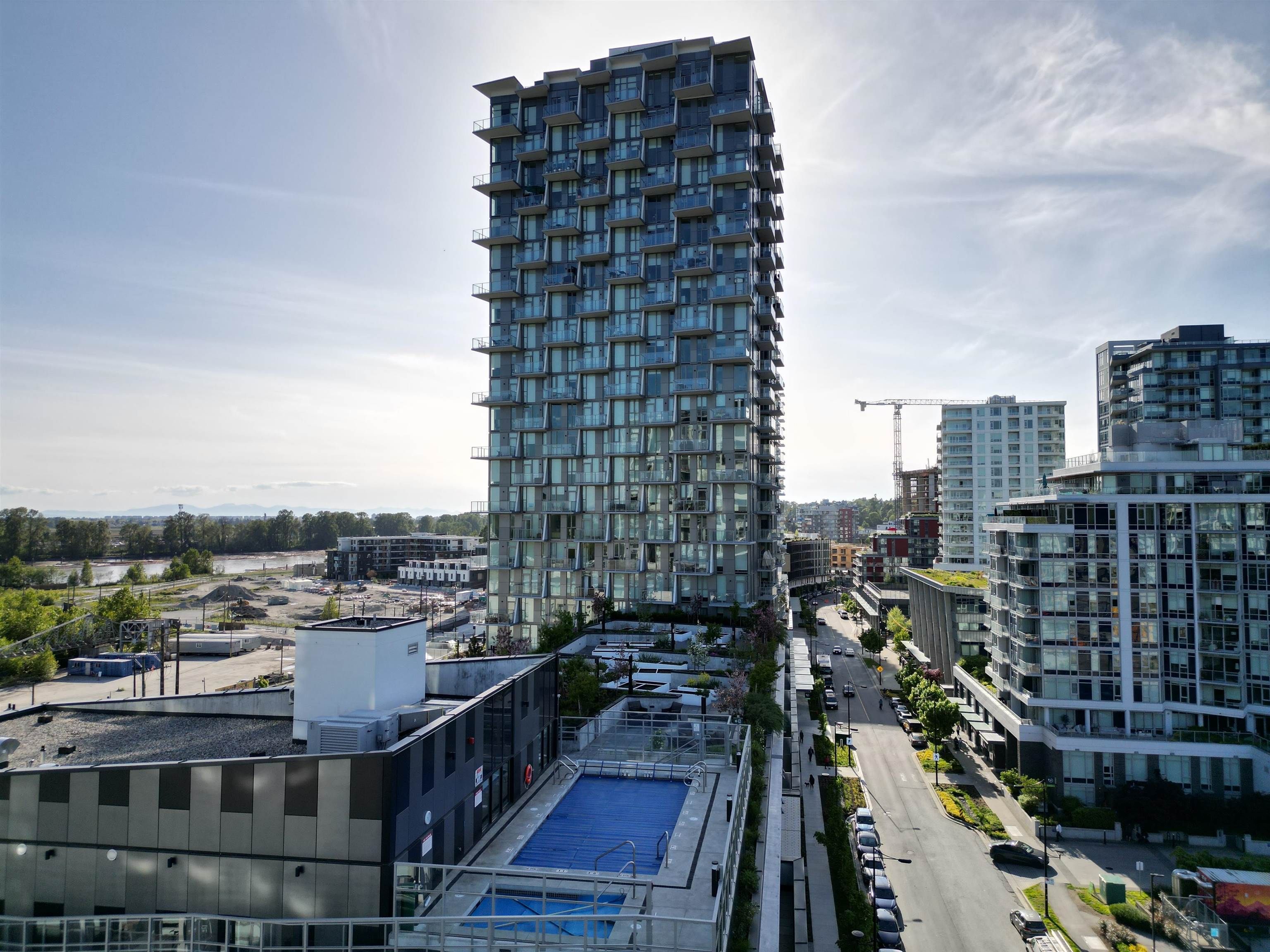 Main Photo: 904 3538 SAWMILL Crescent in Vancouver: South Marine Condo for sale (Vancouver East)  : MLS®# R2777993