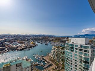 Photo 2: 2206 1500 HOWE Street in Vancouver: Yaletown Condo for sale in "The Discovery" (Vancouver West)  : MLS®# R2761911