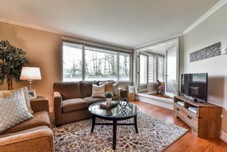 Photo 3: 104 15272 19 Avenue in Surrey: King George Corridor Condo for sale in "Parkview Place" (South Surrey White Rock)  : MLS®# R2163903