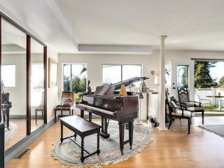 Photo 14: 3333 MARINE Drive in West Vancouver: West Bay House for sale in "West Bay" : MLS®# R2761097