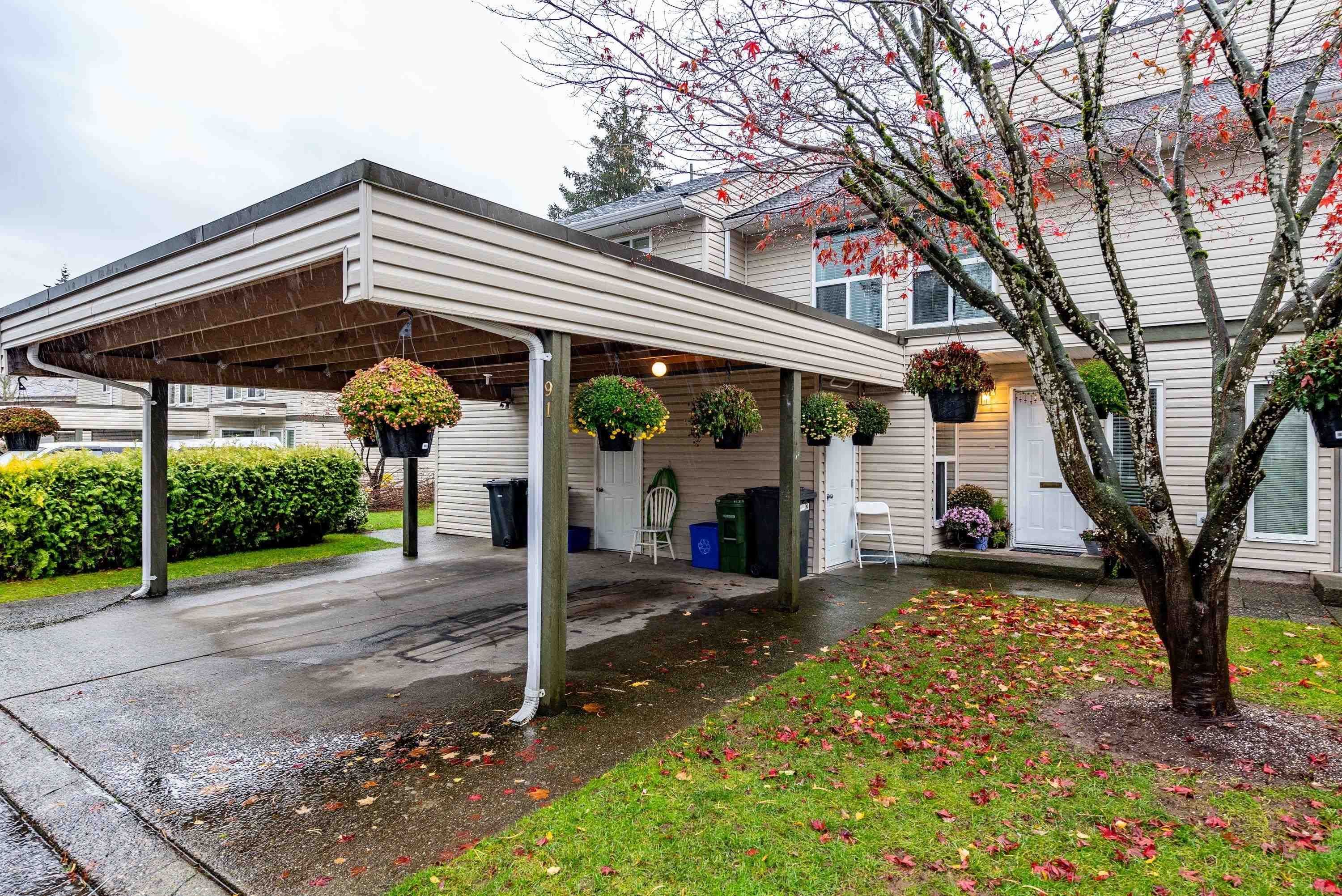 Main Photo: 91 3030 TRETHEWEY Street in Abbotsford: Abbotsford West Townhouse for sale in "CLEARBROOK VILLAGE" : MLS®# R2622833