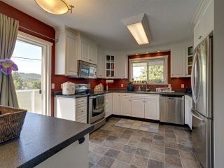 Photo 3: 6345 ORACLE Road in Sechelt: Sechelt District House for sale in "West Sechelt" (Sunshine Coast)  : MLS®# R2468248