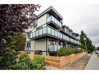 Photo 1: 202 1205 W 14TH Avenue in Vancouver: Fairview VW Townhouse for sale in "SIGNATURE PLACE" (Vancouver West)  : MLS®# V1083796