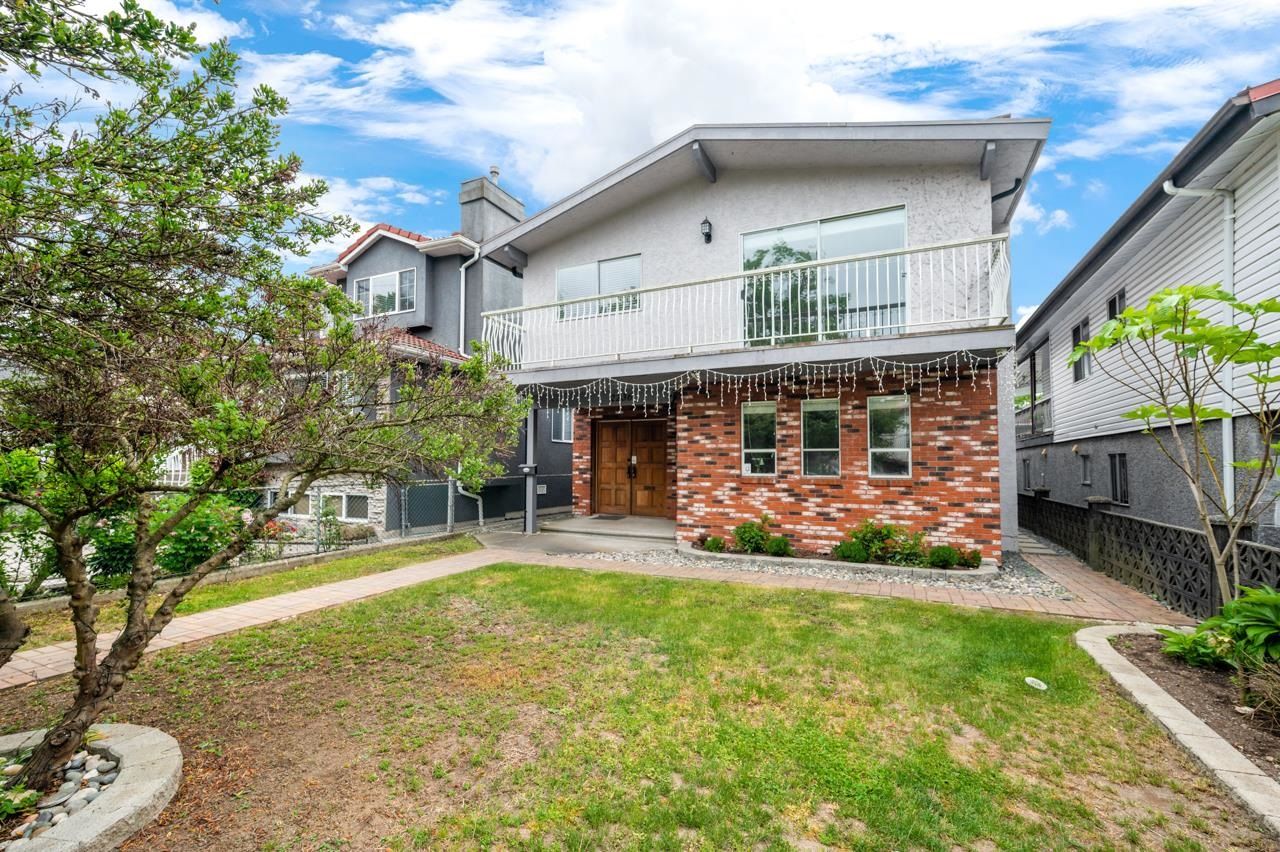 Main Photo: 2236 E 34TH Avenue in Vancouver: Victoria VE House for sale (Vancouver East)  : MLS®# R2779893