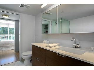 Photo 11: 509 1635 W 3RD Avenue in Vancouver: False Creek Condo for sale in "THE LUMEN" (Vancouver West)  : MLS®# V1026731