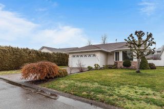 Photo 1: 7508 SAPPHIRE Drive in Sardis: Sardis West Vedder House for sale : MLS®# R2748444