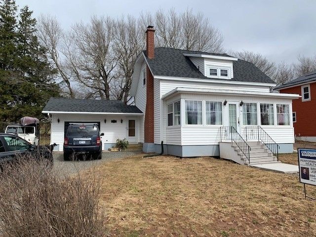 Main Photo: 54 Mechanic Street in Springhill: 102S-South Of Hwy 104, Parrsboro and area Residential for sale (Northern Region)  : MLS®# 202108261