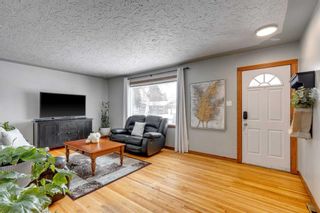 Photo 3: 2533 Sable Drive SE in Calgary: Southview Detached for sale : MLS®# A2120099
